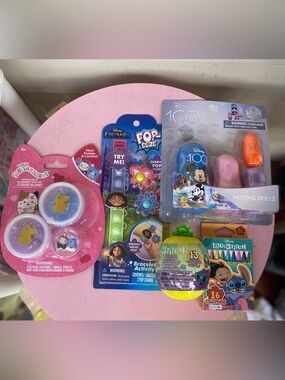 Disney Encanto Pop-Eeze Bracelet Activity Pack -